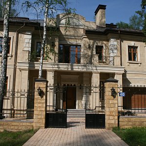 Мощение брусчаткой 100х100х50 галтованной гранит красный Империал ред